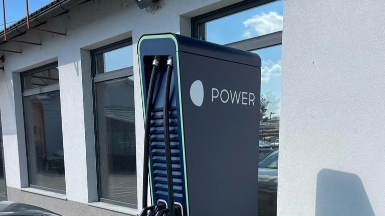 POWER Charger HYC 200-400 u Montmontazi