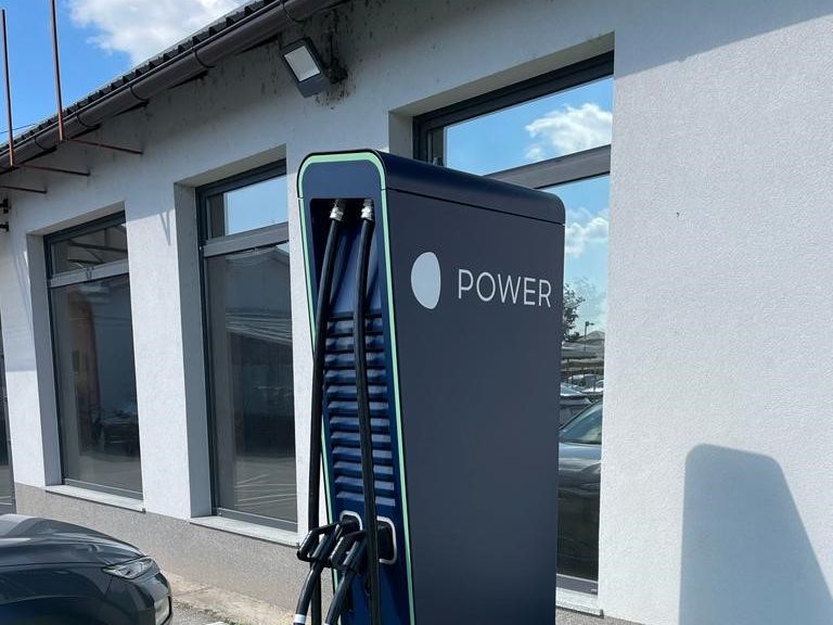 POWER Charger HYC 200-400 u Montmontazi