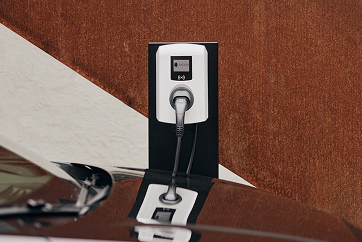 Zidna kutija iza automobila